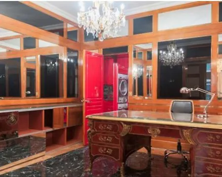 Le Baroque Apartment